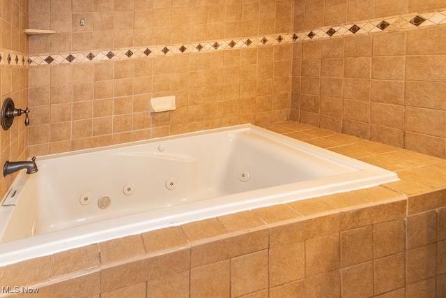 5831 Alberta Drive, Lyndhurst, OH 44124