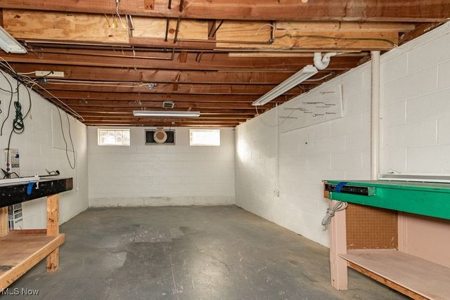 5831 Alberta Drive, Lyndhurst, OH 44124