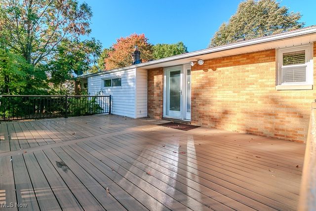 5831 Alberta Drive, Lyndhurst, OH 44124