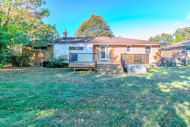 5831 Alberta Drive, Lyndhurst, OH 44124