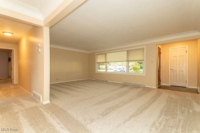 5831 Alberta Drive, Lyndhurst, OH 44124