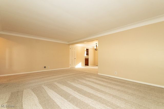 5831 Alberta Drive, Lyndhurst, OH 44124