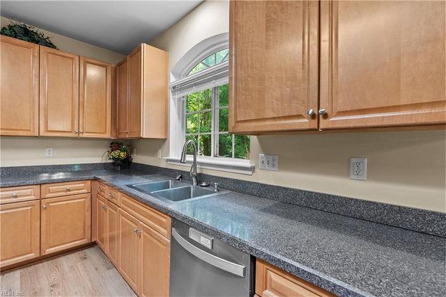 13468 Whippingham PW, Carrollton, VA 23314