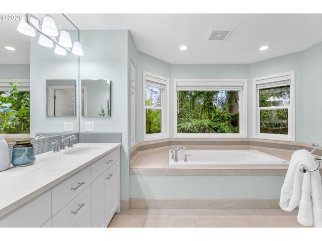 2257 Ne ESTATE Dr, Hillsboro, OR 97124