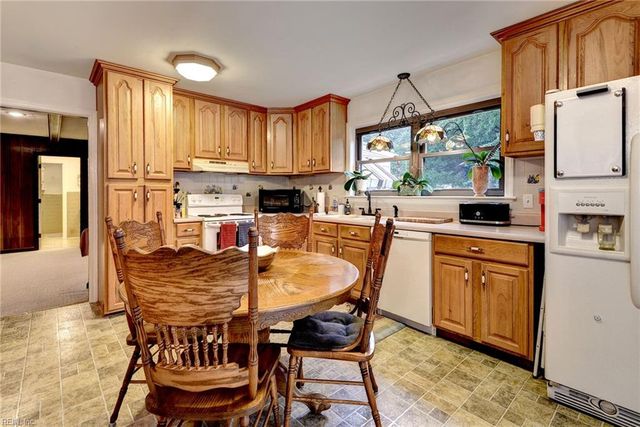 701 Dare RD, Yorktown, VA 23692