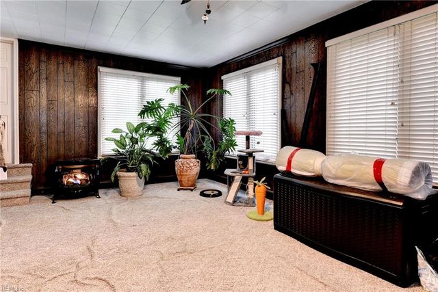 701 Dare RD, Yorktown, VA 23692
