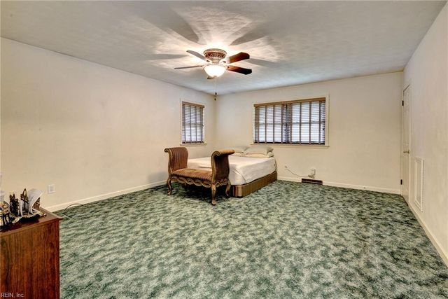 701 Dare RD, Yorktown, VA 23692
