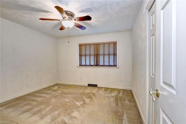 701 Dare RD, Yorktown, VA 23692