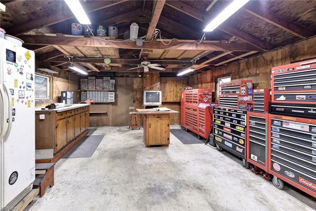 701 Dare RD, Yorktown, VA 23692