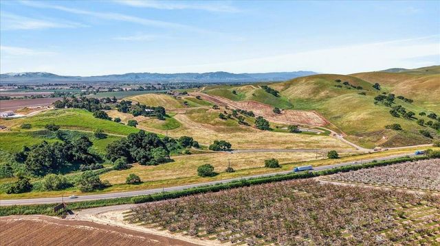 Pacheco Pass Hwy, Hollister, CA 95023