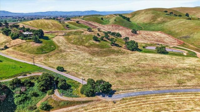 Pacheco Pass Hwy, Hollister, CA 95023