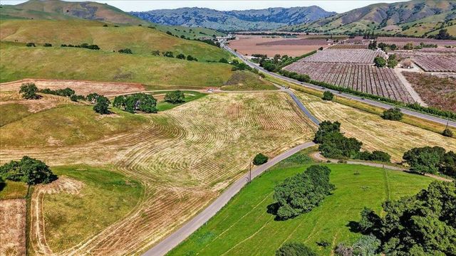 Pacheco Pass Hwy, Hollister, CA 95023