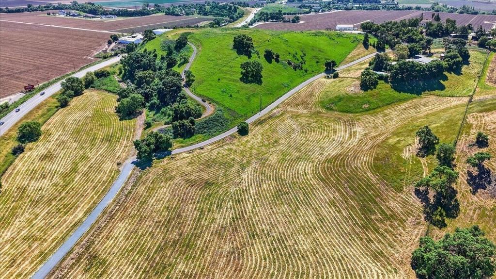 Image 12 of property listing at Pacheco Pass Hwy, Hollister, CA 95023