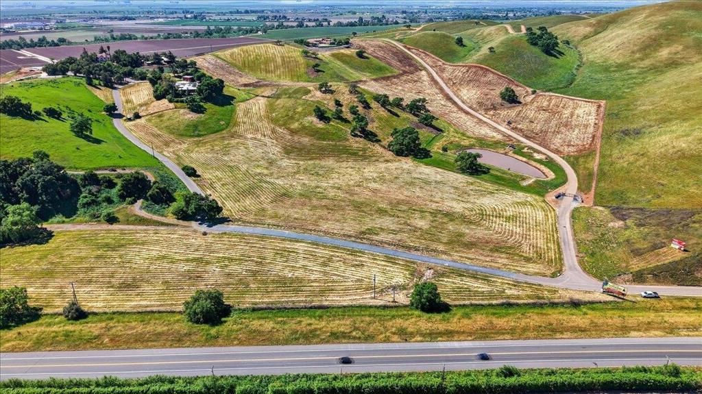 Image 19 of property listing at Pacheco Pass Hwy, Hollister, CA 95023