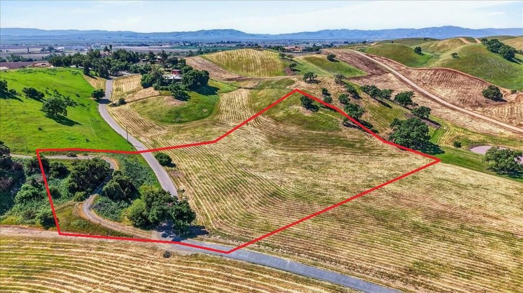 Image 2 of property listing at Pacheco Pass Hwy, Hollister, CA 95023