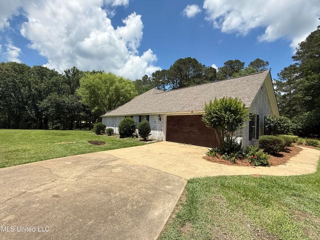 163 Deer Run Road, Magee, MS 39111