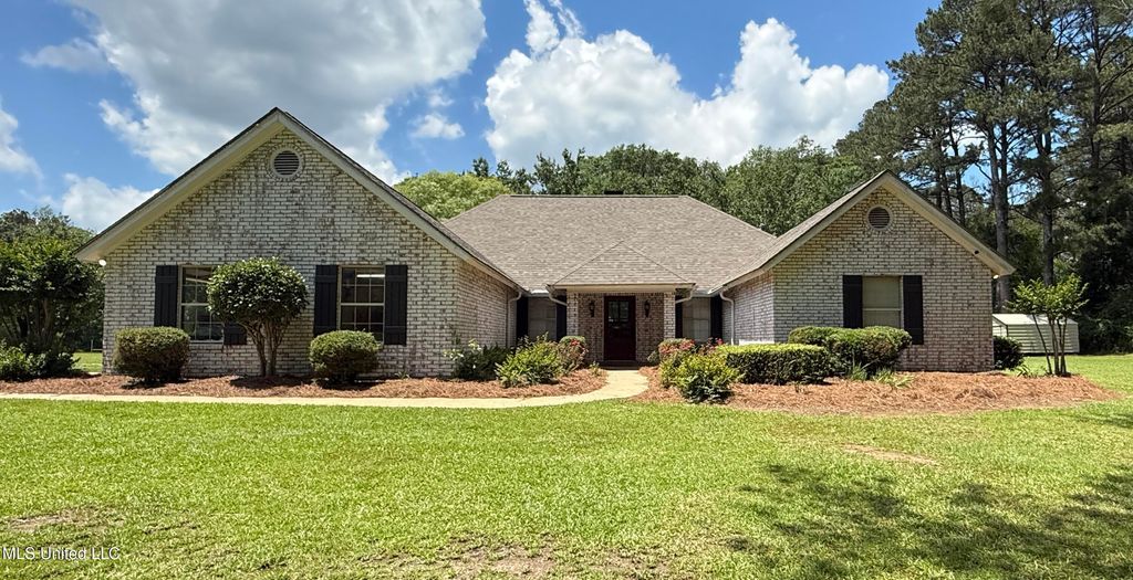 163 Deer Run Road, Magee, MS 39111