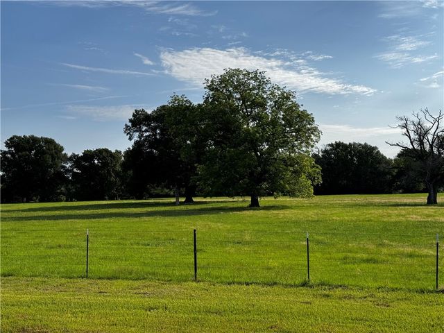8281 Gibson Lane, Calvert, TX 77837