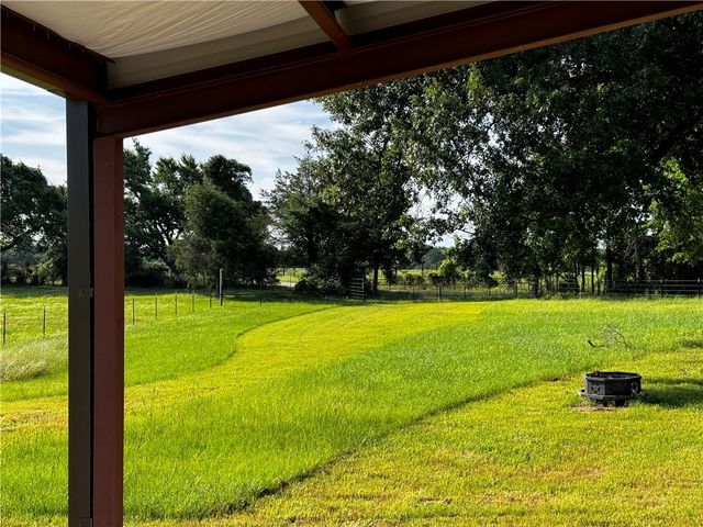 8281 Gibson Lane, Calvert, TX 77837