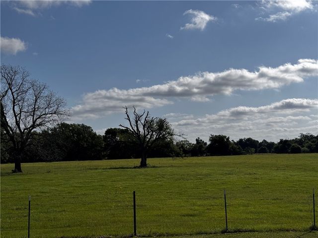 8281 Gibson Lane, Calvert, TX 77837
