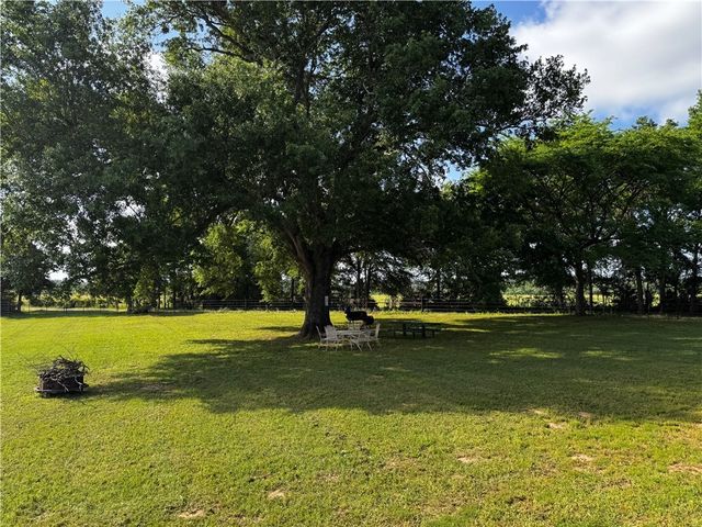 8281 Gibson Lane, Calvert, TX 77837
