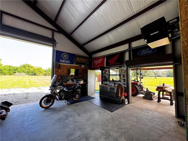 8281 Gibson Lane, Calvert, TX 77837