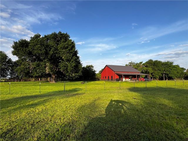 8281 Gibson Lane, Calvert, TX 77837