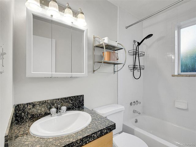 1056 N Marion Street 202, Denver, CO 80218