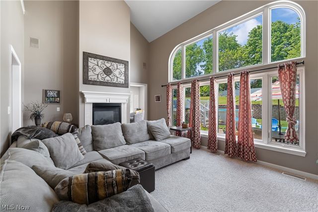 5043 Violet Knoll Avenue NE, Canton, OH 44705