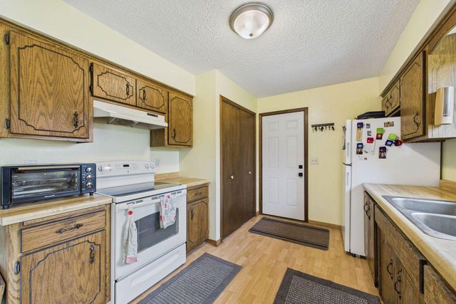 16112 Kettle River Boulevard NE, Columbus, MN 55025
