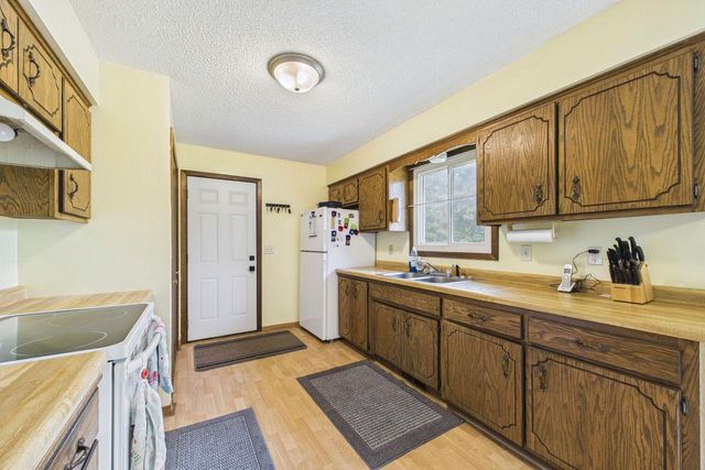 16112 Kettle River Boulevard NE, Columbus, MN 55025