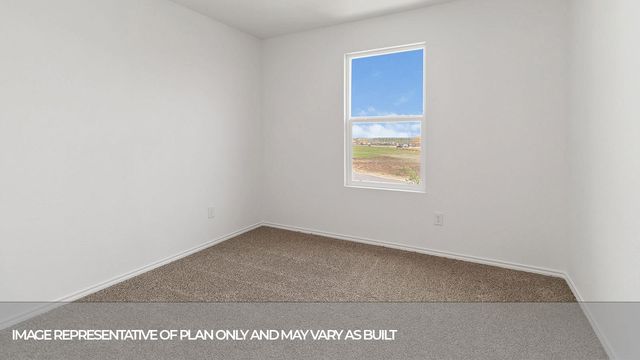 2203 LIONHEART DR, Luling, TX 78648