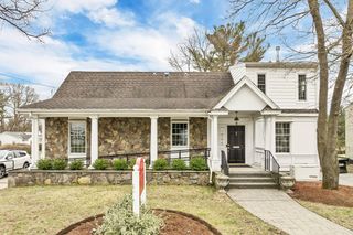 205 Chelmsford St, Chelmsford, MA 01824