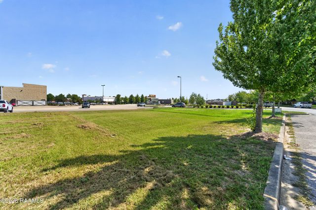 123 Stonehurst Drive, Youngsville, LA 70592