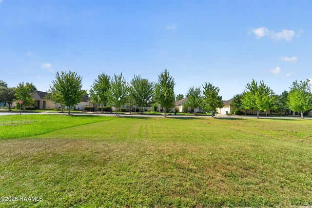 123 Stonehurst Drive, Youngsville, LA 70592