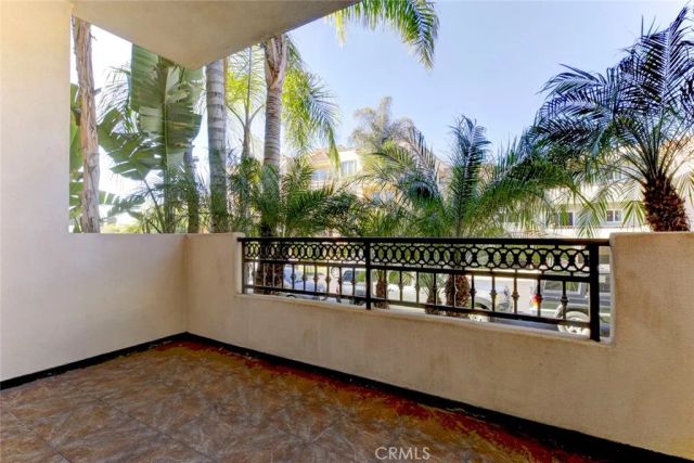 556 E Palm Avenue 102, Burbank, CA 91501