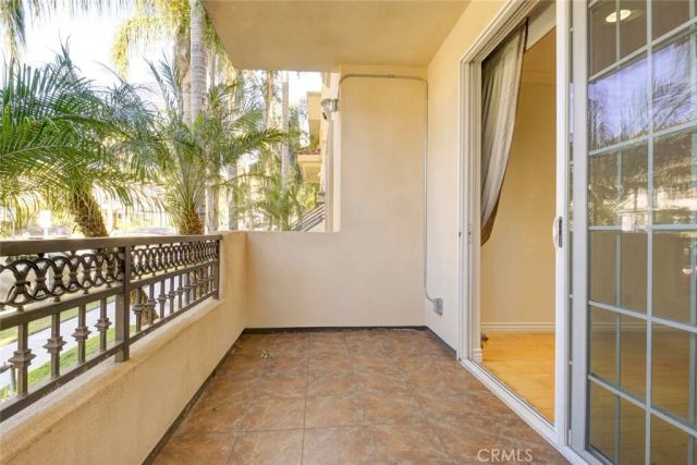 556 E Palm Avenue 102, Burbank, CA 91501