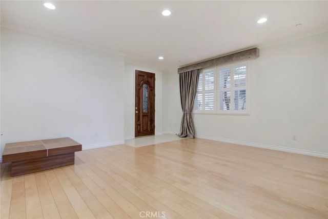 556 E Palm Avenue 102, Burbank, CA 91501