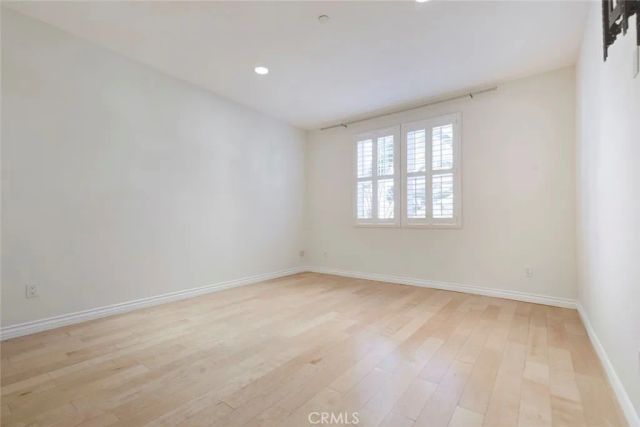 556 E Palm Avenue 102, Burbank, CA 91501