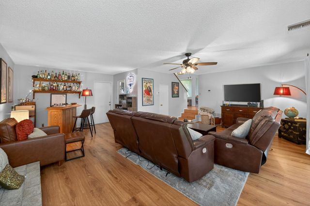 4486 N Hayston Avenue, Fresno, CA 93726