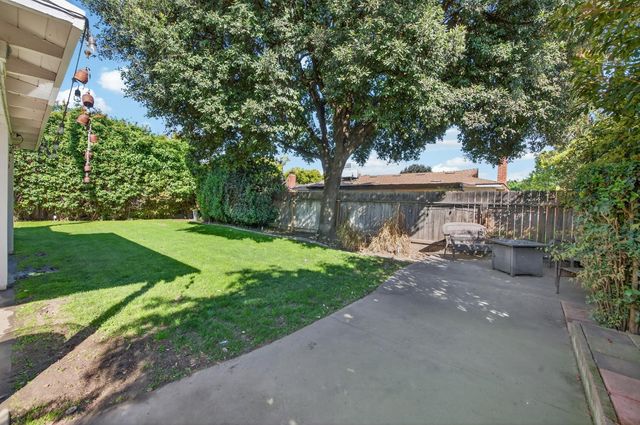 4486 N Hayston Avenue, Fresno, CA 93726