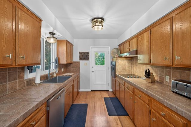 4486 N Hayston Avenue, Fresno, CA 93726