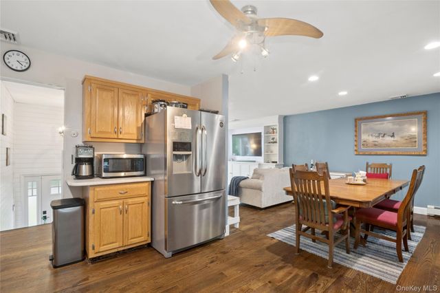 20 Cottage Drive, Farmingville, NY 11738