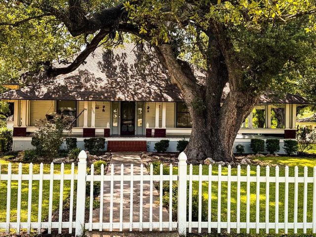 1708 S Wall Street, Belton, TX 76513