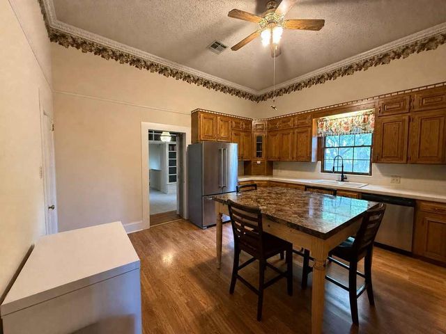 1708 S Wall Street, Belton, TX 76513