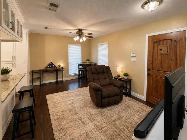 1708 S Wall Street, Belton, TX 76513