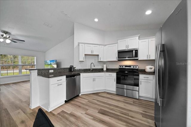 41 FISHER WAY RUN, Ocklawaha, FL 32179