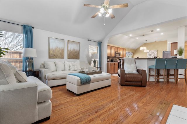 6725 Woodcrest Lane, Sachse, TX 75048