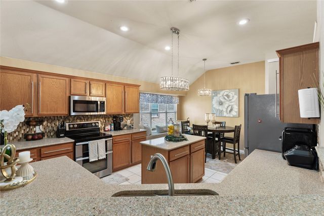 6725 Woodcrest Lane, Sachse, TX 75048