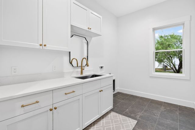 8008 Ben Day Murrin Road N, Fort Worth, TX 76126